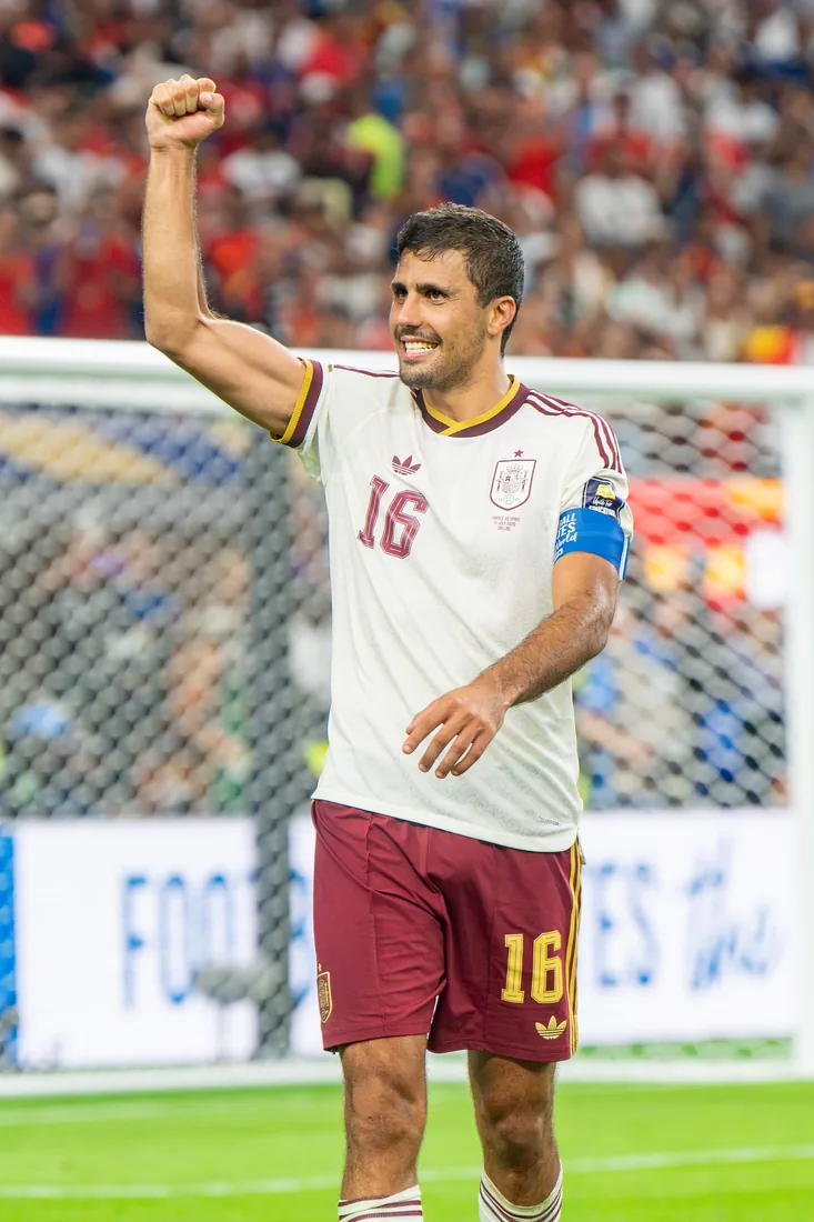 El FC Barcelona cierra las incorporaciones de Rodri Hernández y João Cancelo