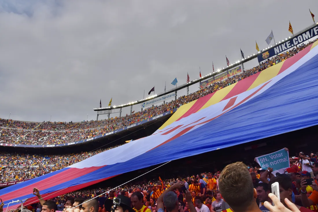El FC Barcelona prepara un relevo generacional en su capitanía