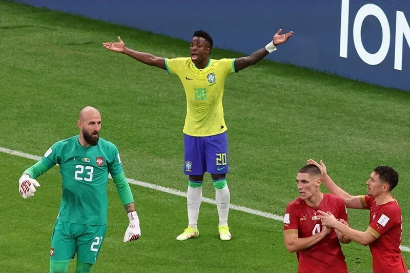 Vinícius Júnior y su despliegue defensivo en Alemania: una señal de cambio en la estructura del Real Madrid