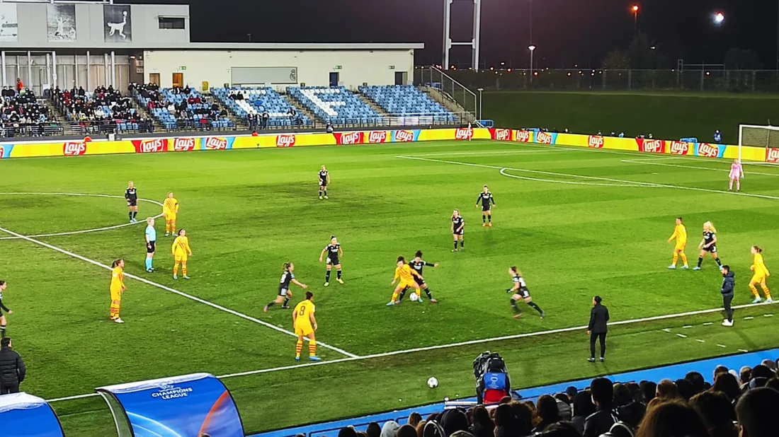 El Real Madrid femenino supera al Ajax y asegura su presencia en el sorteo de la Champions