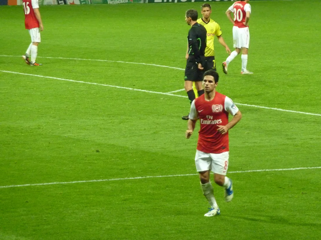 El Arsenal cede ante la efectividad del Borussia Dortmund en la Emirates Cup