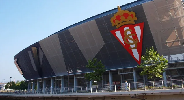 El Sporting de Gijón fija su objetivo en Antonio Casas para cubrir la baja de Dubasin