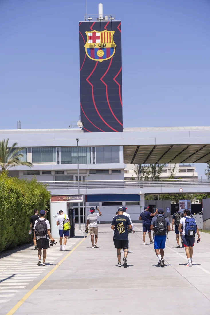 El Barcelona ajusta su plantilla ante la exigente vuelta a Montjuïc