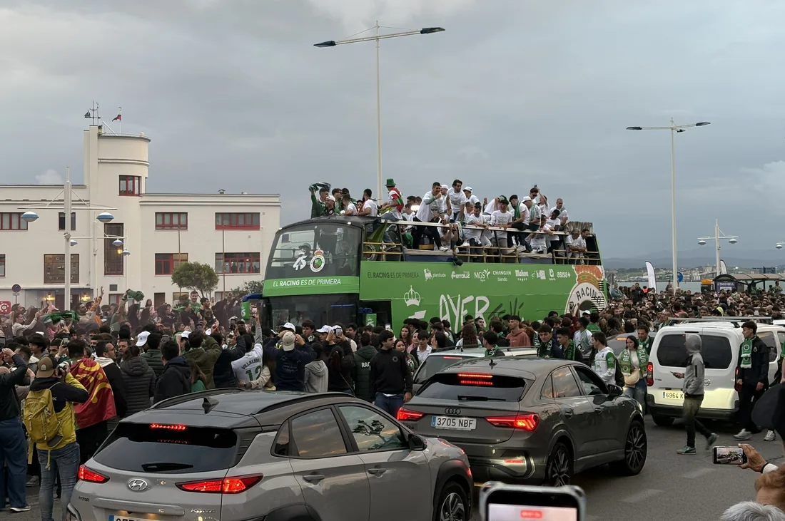 Un triplete histórico del Racing de Santander rompe una sequía de dieciséis años en Primera