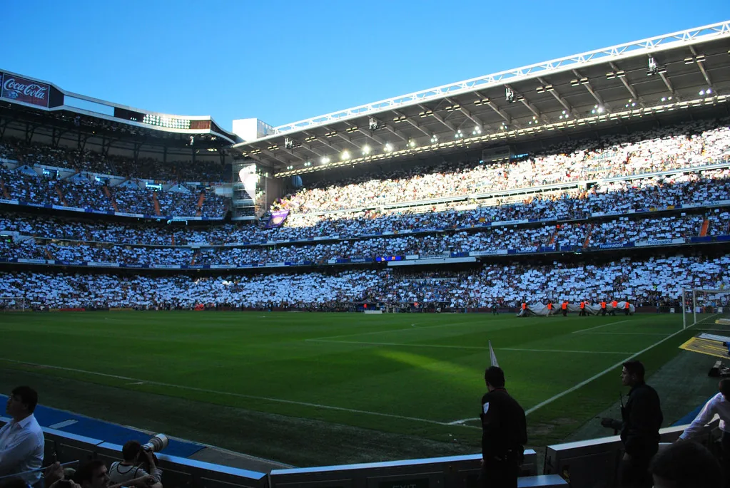 Fe ciega en el Santiago Bernabéu: la comunidad de INVICTO.VIP no contempla la sorpresa frente a la Real