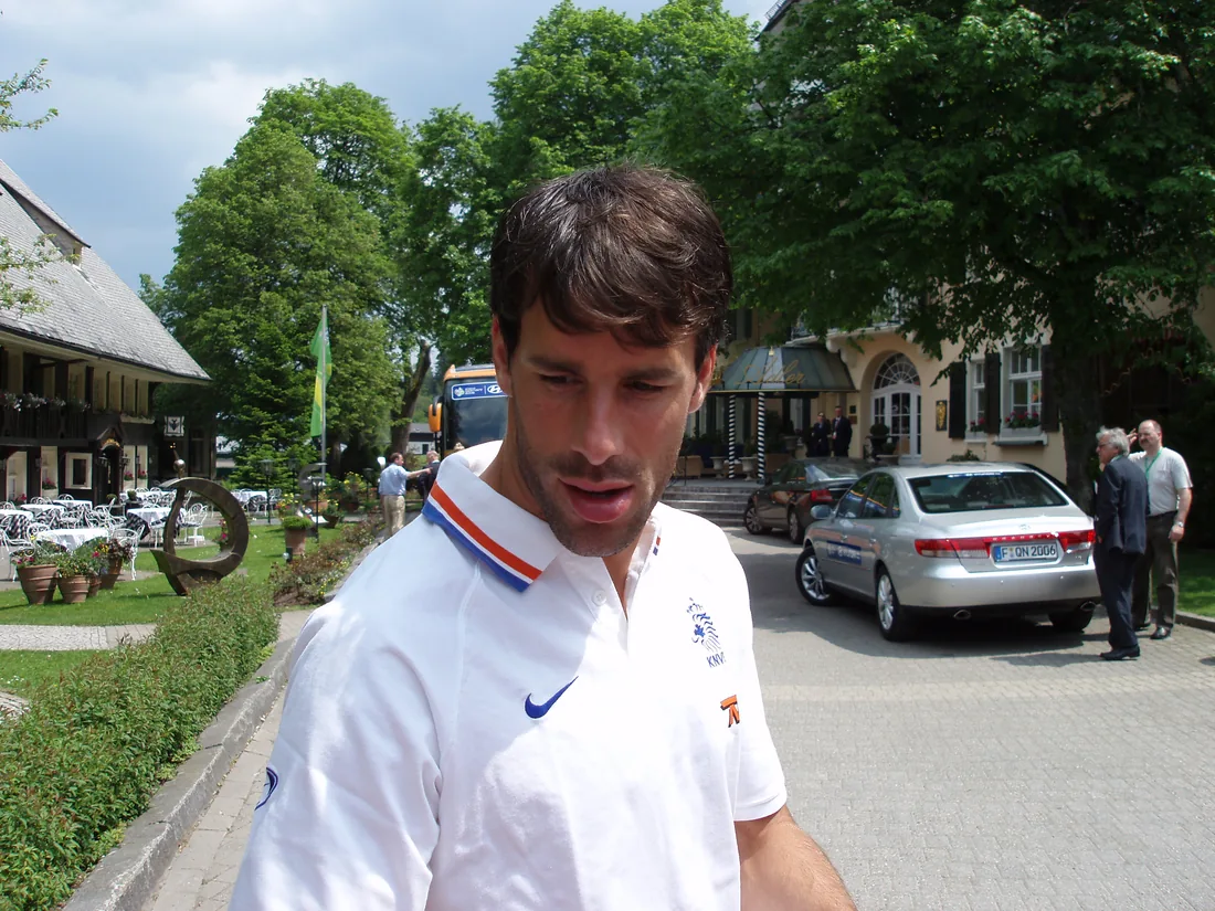 Ruud van Nistelrooy renueva su compromiso con el cuerpo técnico de Países Bajos
