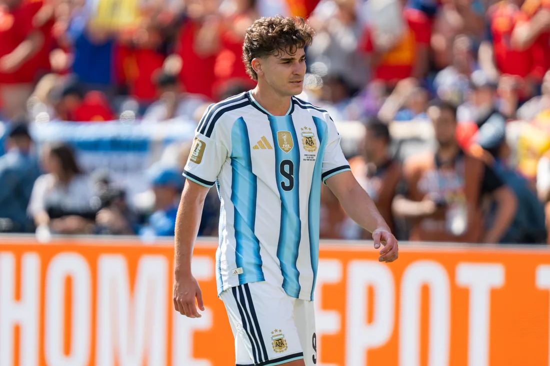 Julián Álvarez traslada al Atlético de Madrid su deseo de recalar en el FC Barcelona
