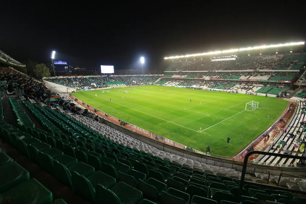 El Real Betis ajusta sus cuentas en Europa tras superar a la Real Sociedad en el Villamarín