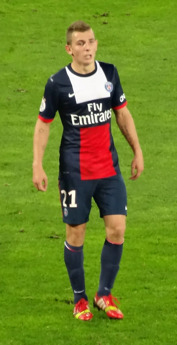 Lucas Digne regresa al PSG para fortalecer el lateral izquierdo hasta 2029