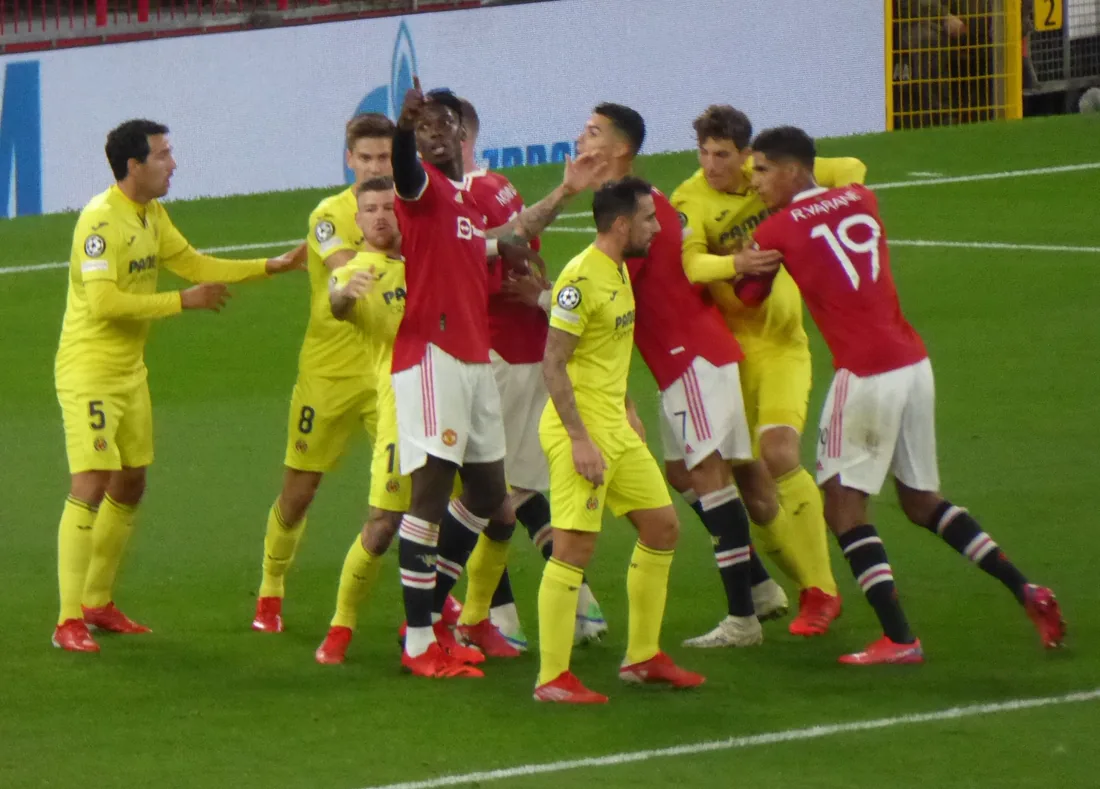 Juan Foyth termina el duelo frente al Alavés con molestias físicas